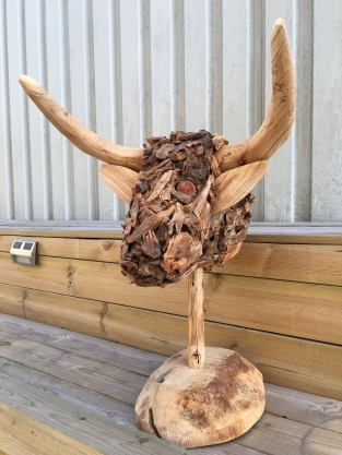 Bull's head made entirely of wood, a Monfort, very special work of art.